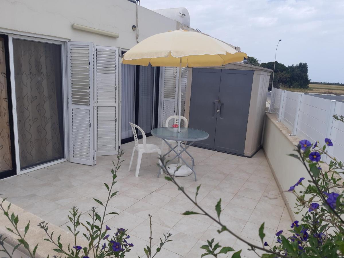 House Near The Beach Perivolia Bagian luar foto